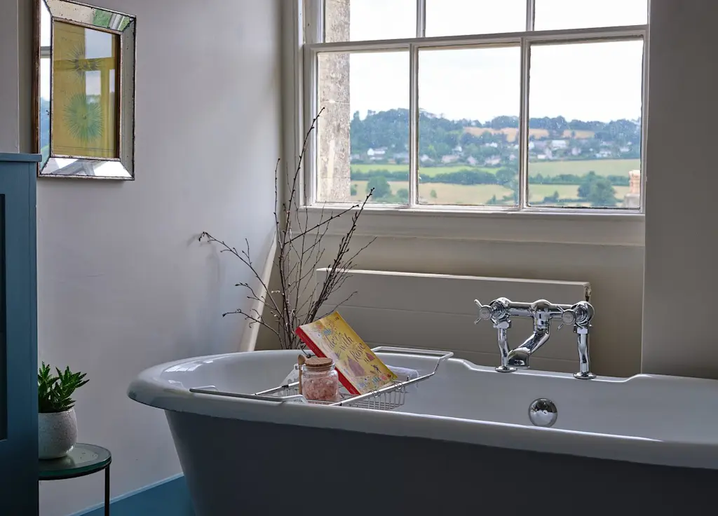Bathtub in guest room
