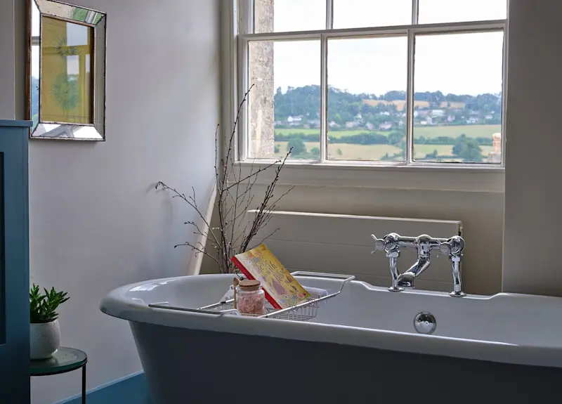 Bathtub in guest room