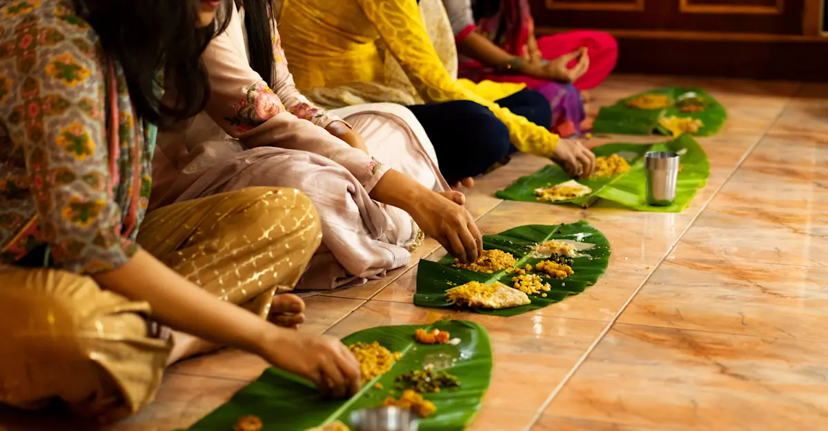  Sadya, a traditional meal served on fresh plantain or banana leaves, South India. 
