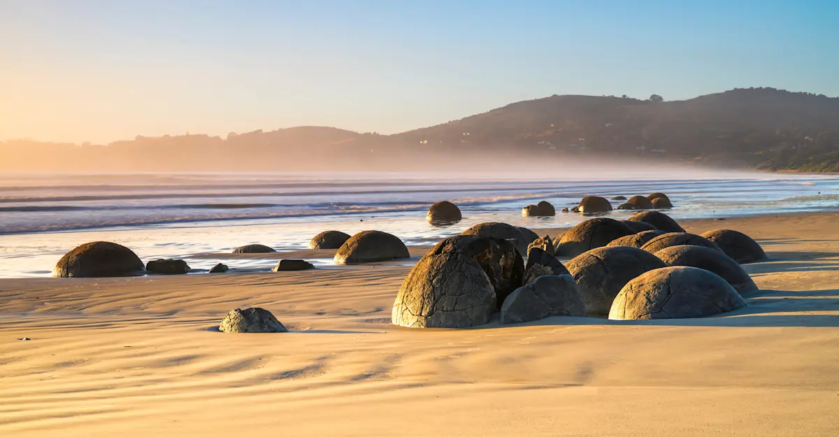 Moeraki Boulders, Lake Moeraki, New Zealand.