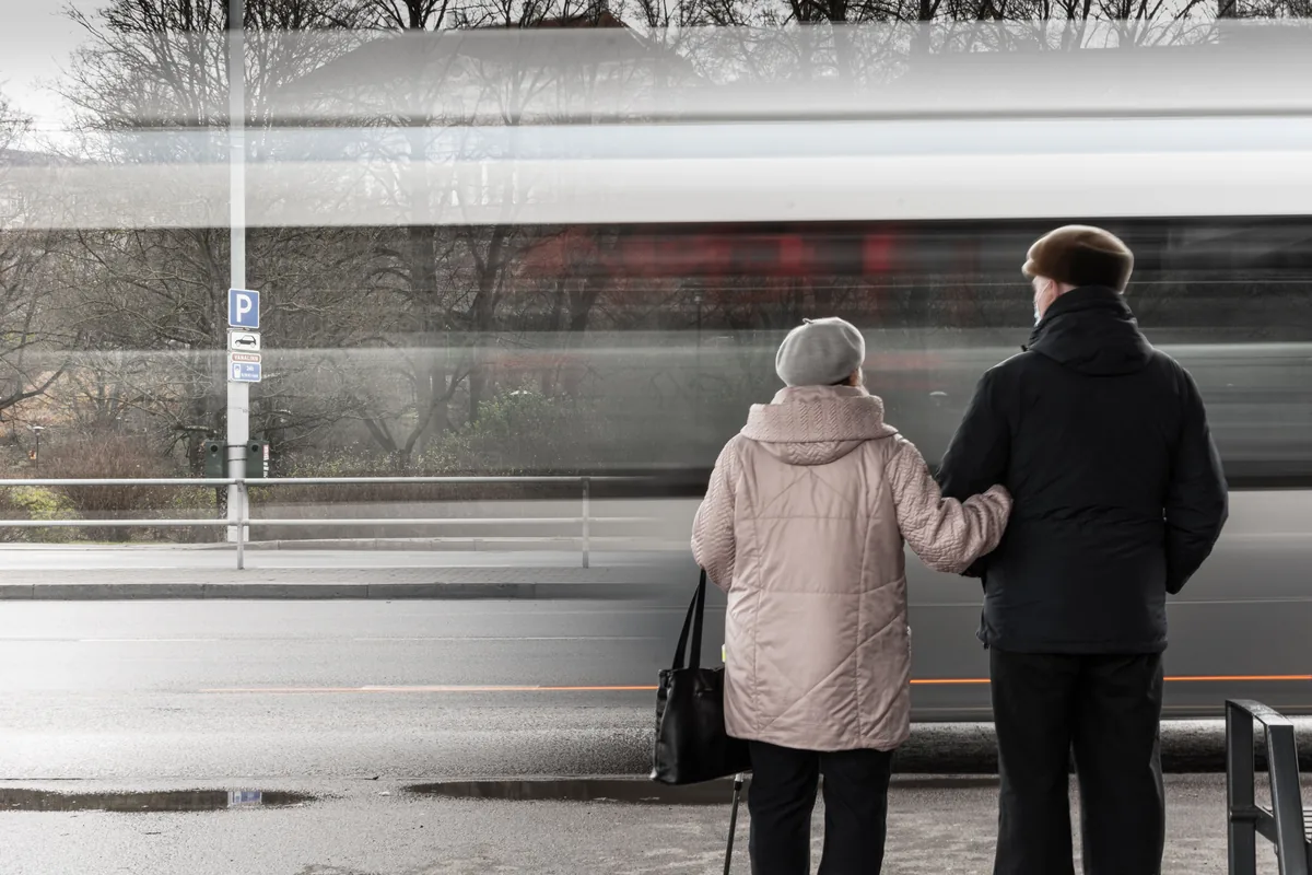 Free Bus Pass for Older People: When You Qualify Across the UK