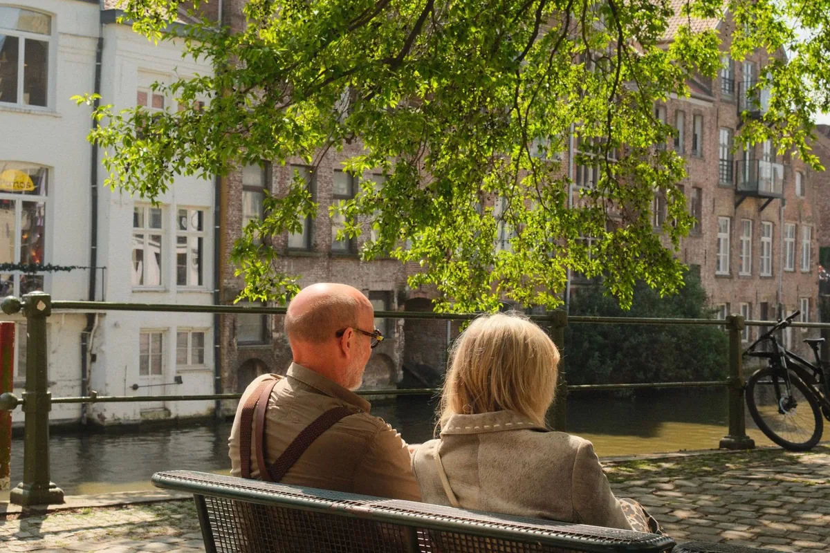 The AOW Bridge: What Dutch Expats and Early Retirees Need to Know