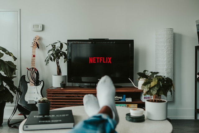 Netflix-watching-at-home