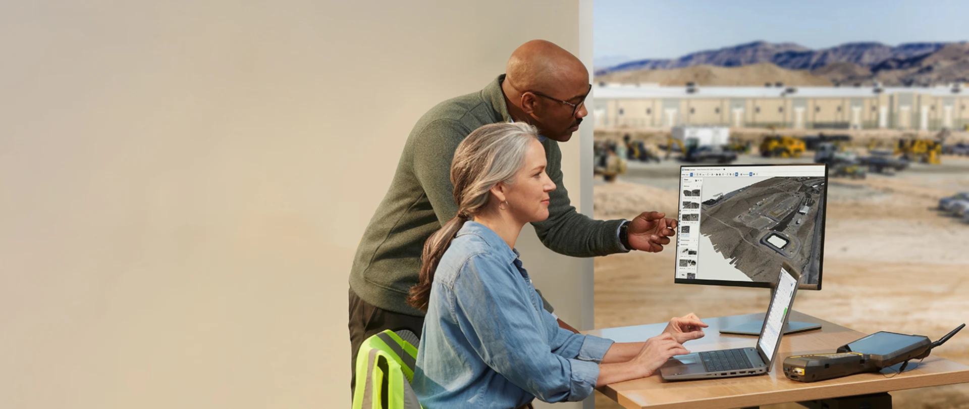 Construction office using the Trimble Connect software common data environment for effective project collaboration