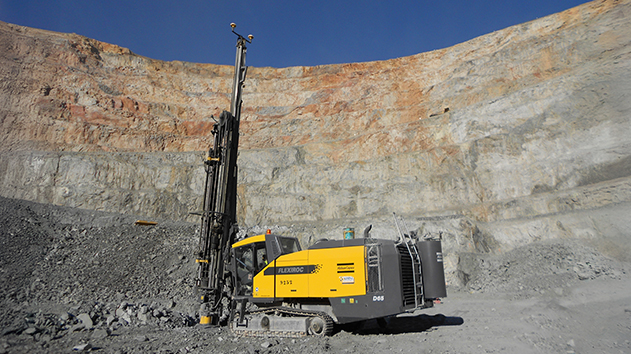 A drilling rig in a quarry using Trimble Groundworks machine control