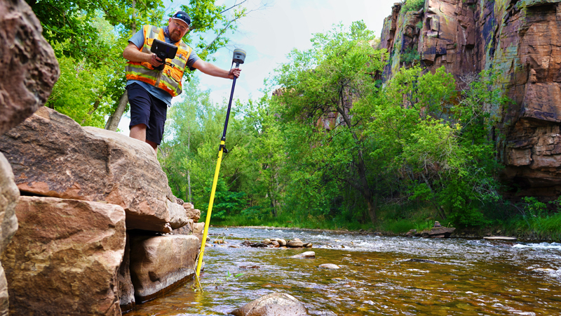 geo-product-r12i-primary-video-thumbnail-image