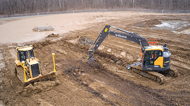 Trimble Site Management solutions being used by a dozer and an excavator on a construction project