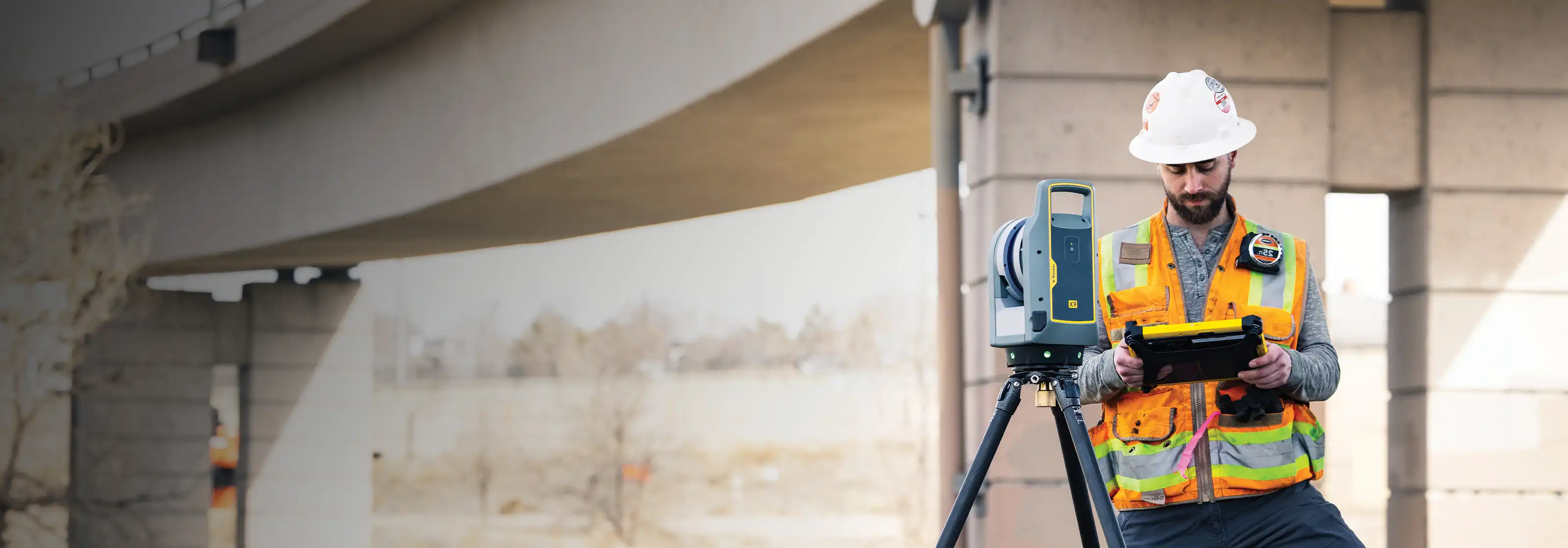 Trimble X9 Laserscanning-System auf der Baustelle.
