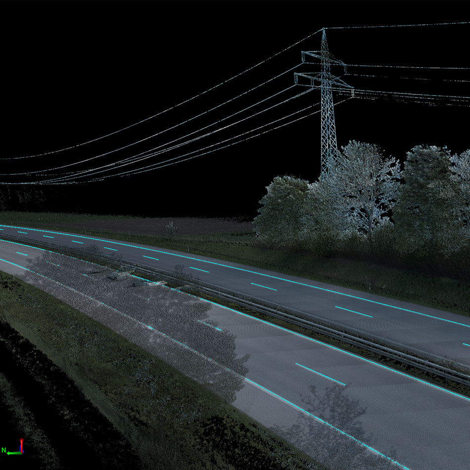 Visualización de una nube de puntos de líneas eléctricas a lo largo de una carretera en el software Trimble Business Center