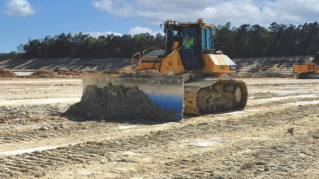 Komatsu dozer with Trimble Earthworks Grade Control moving dirt