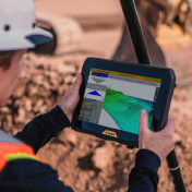 Surveyor using works software with sitevision in the field