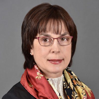 Headshot Dr. Randolph