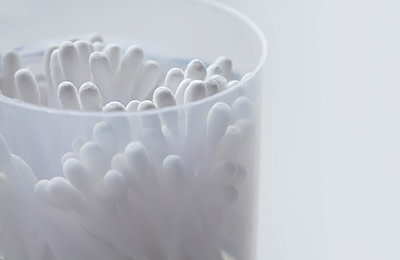 Use a clean cotton swab to apply medicine to cold sores