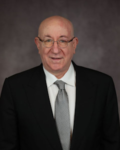 Headshot of Alexander S. Gross, MD, FAAD