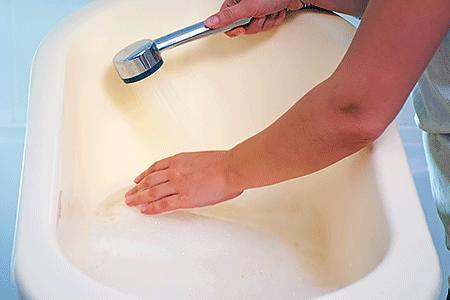 Filling toddler tub with handheld spray hose