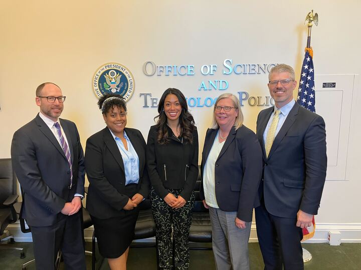 AADA meets with staff from the Cancer Moonshot.