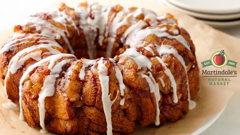 Cinnamon Roll & Apple Monkey Bread