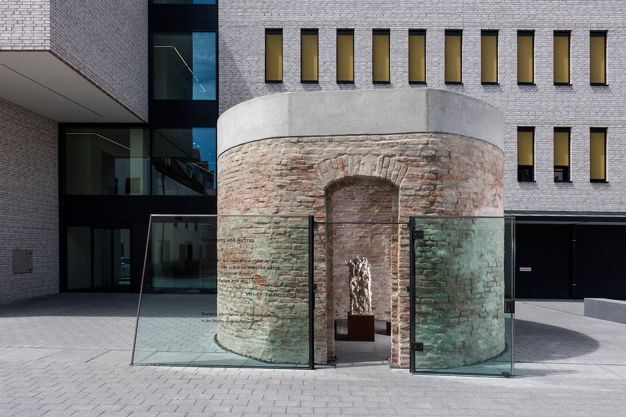 Stadt Dillingen - Erinnerungsstätte für die Verfolgten und Ermordeten der Regens Wagner Stiftung im 2. Weltkrieg