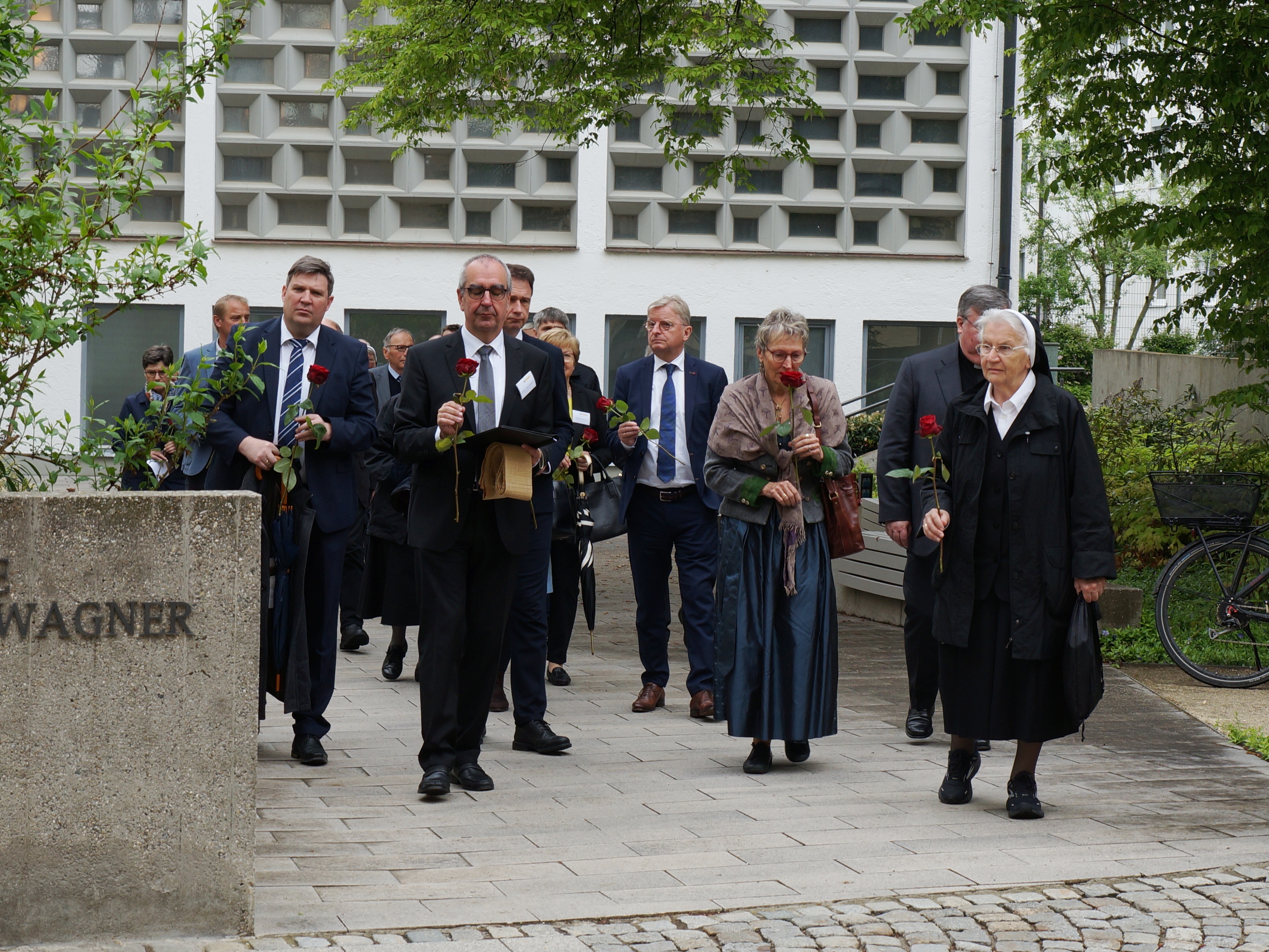 Presse 20230509 Die-Skulpturengruppe-im-alten-Wachturm 06