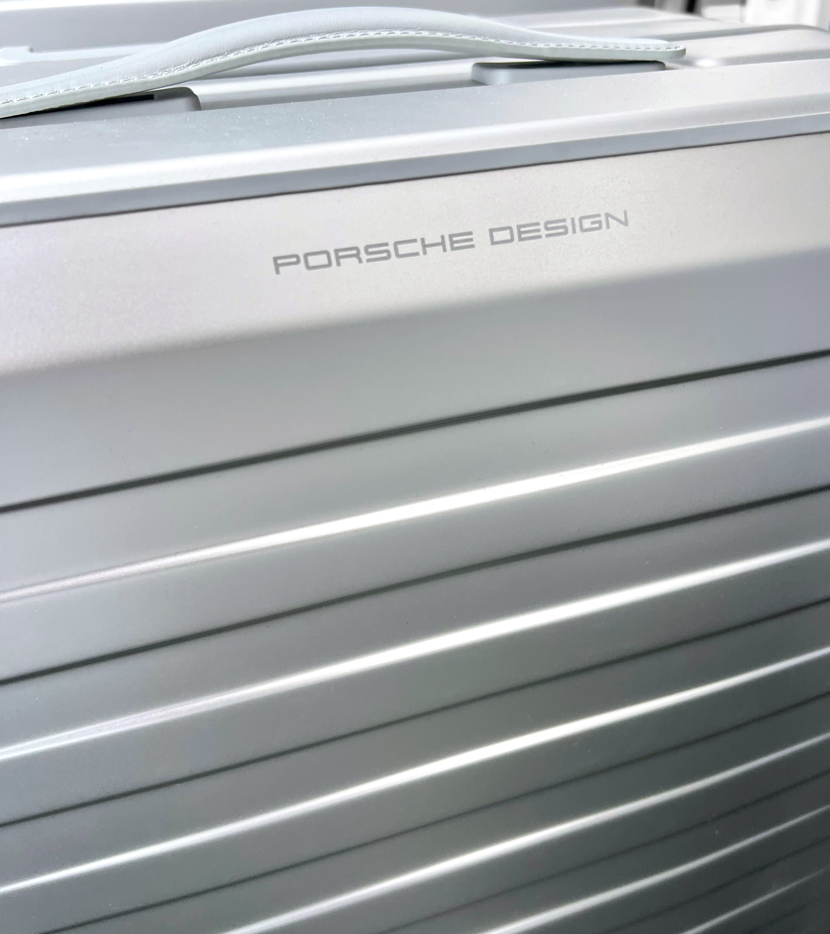 Porsche レッド キャリーケース Roadster Hardcase 4W Business Trolley S | PORSCHE SHOP