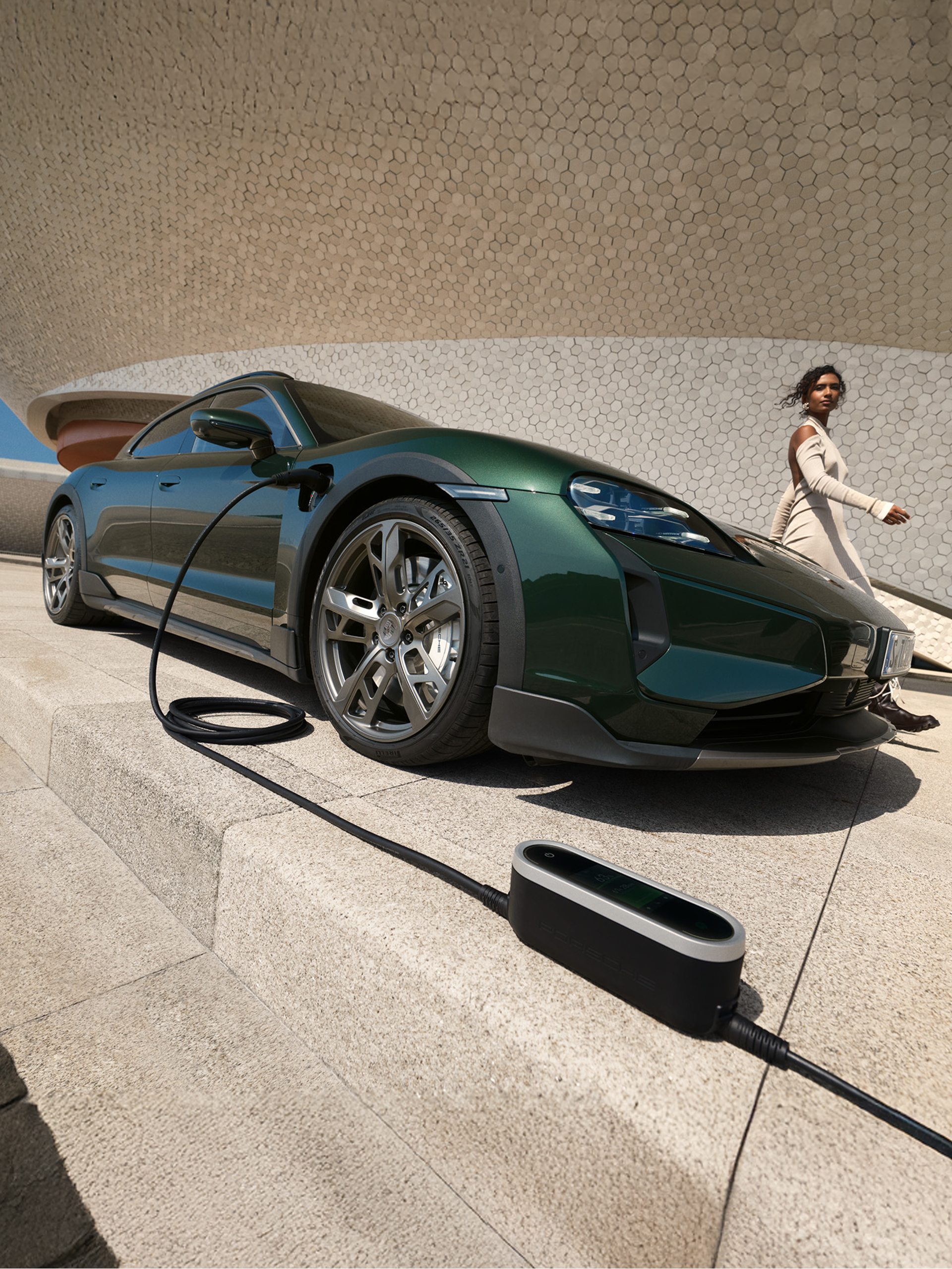 Exclusive Taycan vehicle accessories | PORSCHE SHOP