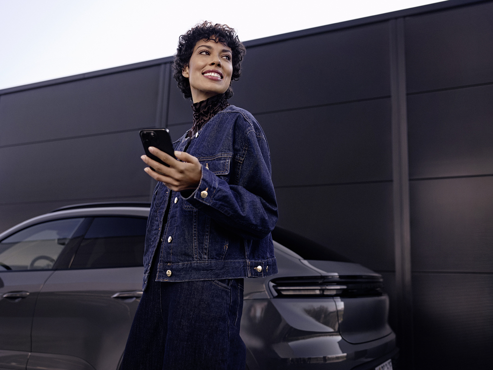 Porsche Wall Charger Connect | PORSCHE SHOP