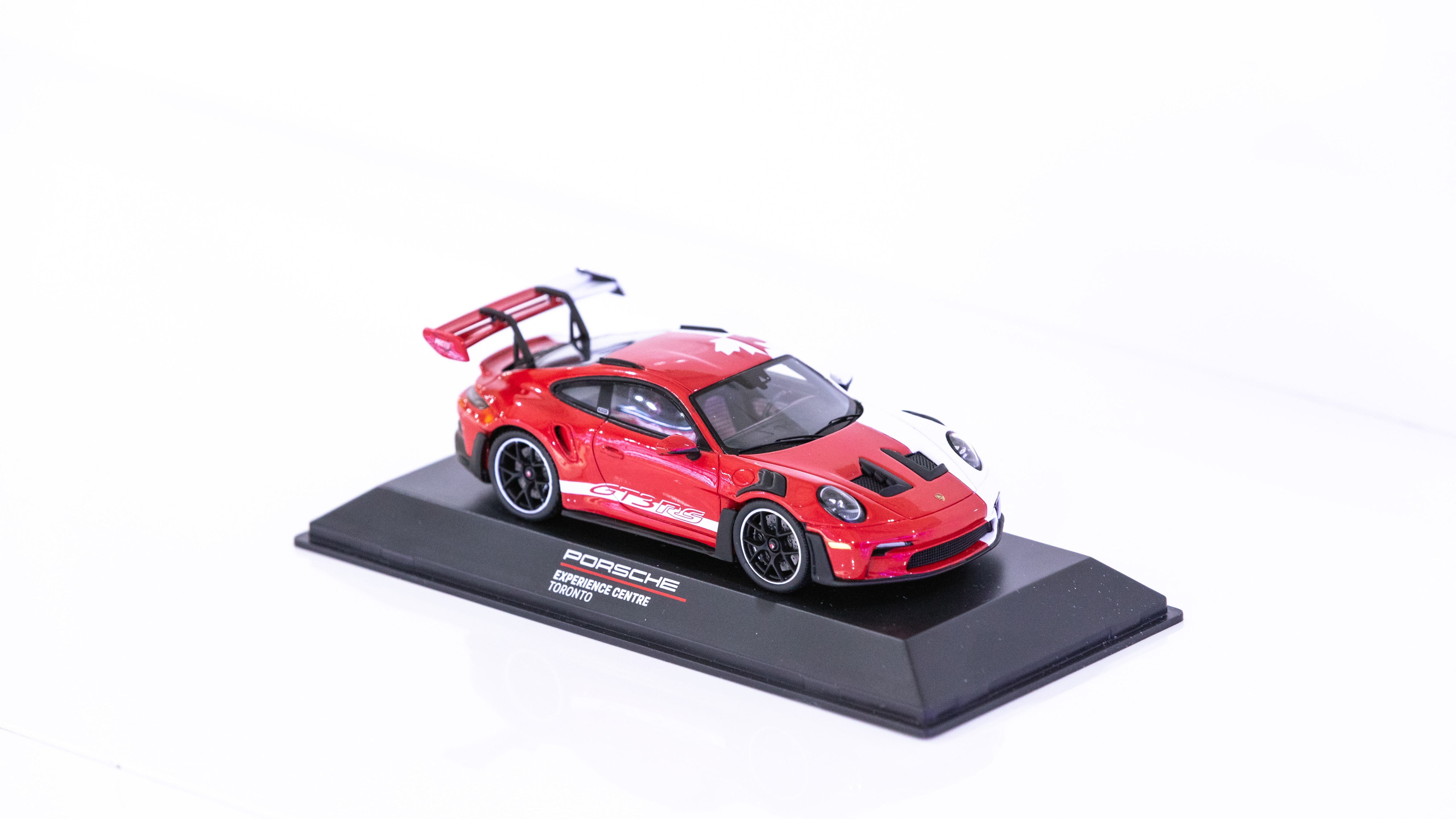 トイラジコン 1/16  PORSCHE 911 GT3RS RED BULL Nikko 1:16 Radio Control Porsche 911 Red Bull GT3 RS