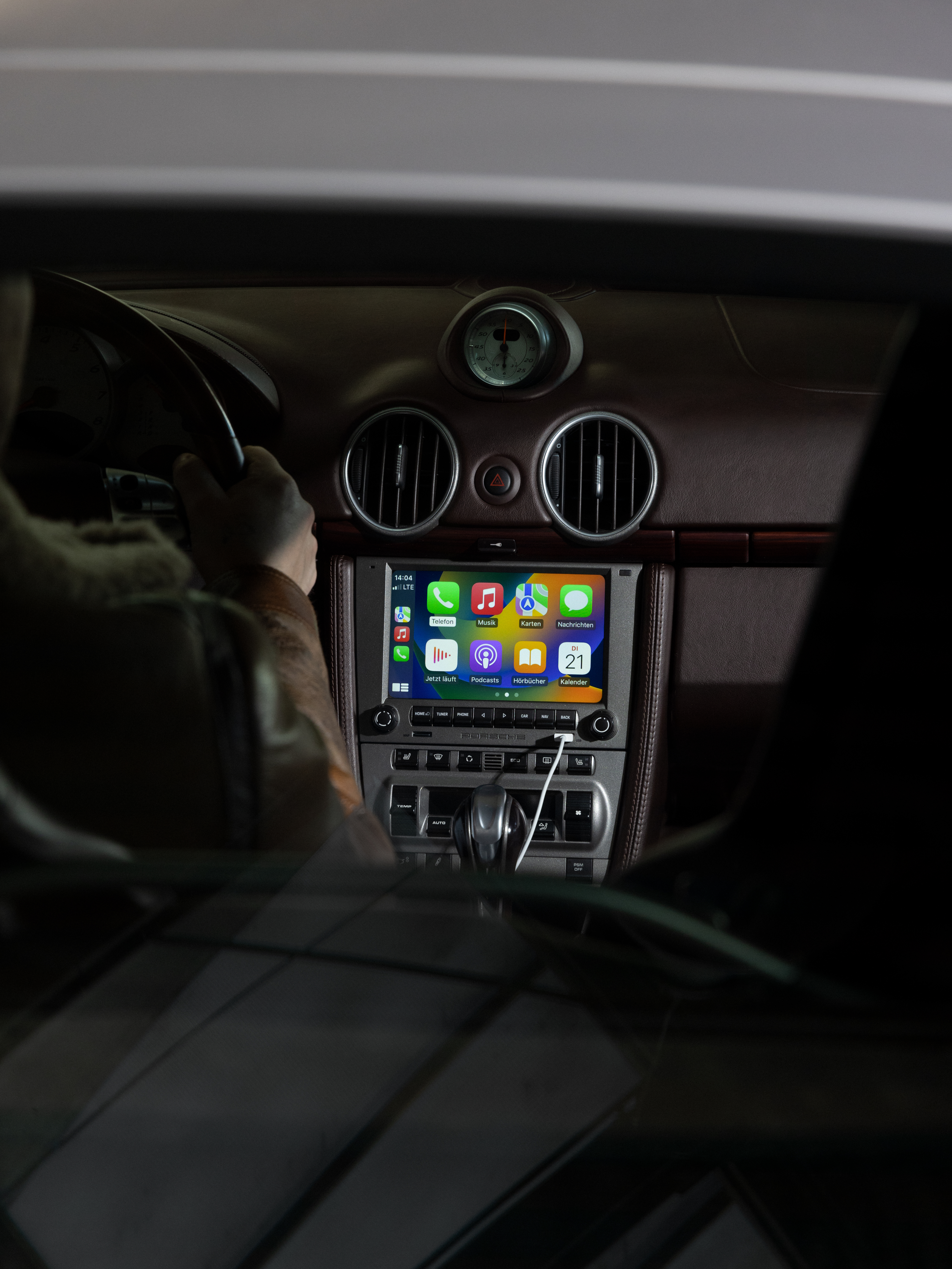 Porsche vehicle accessories – Genuine spare parts & accessories