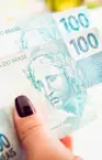 Pesquisa revela como brasileiro pretende usar o 13º salário