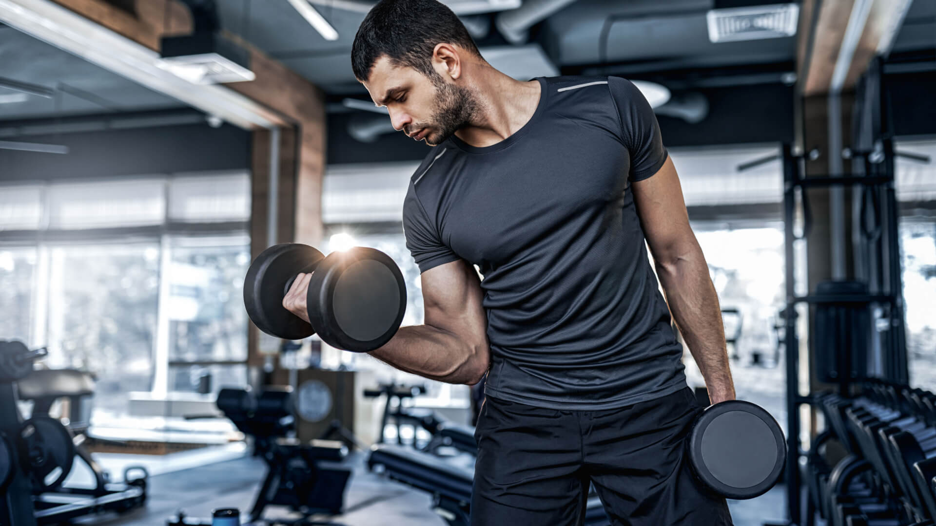 8 Beginner Dumbbell Exercises (Build an Easy Full-Body Workout)