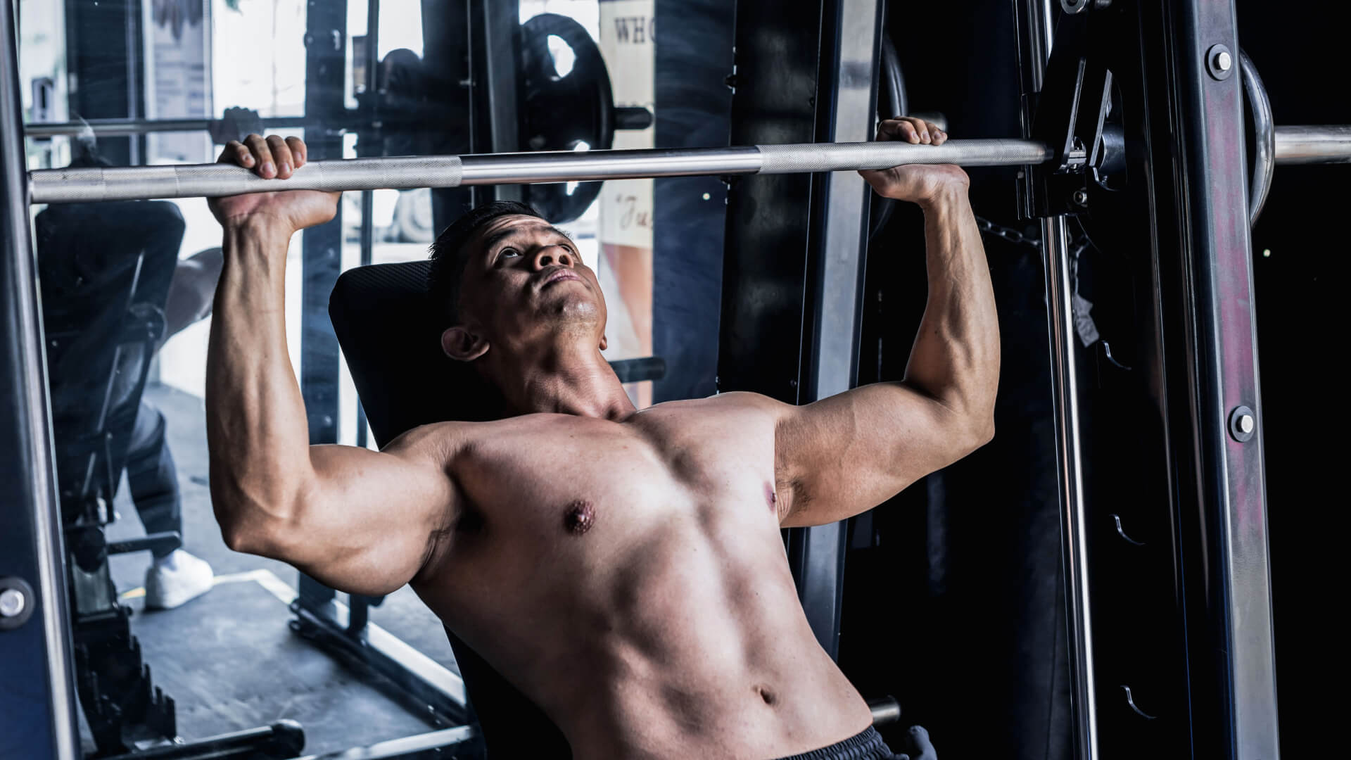 Smith Machine Bench Press: Is It Right for You?