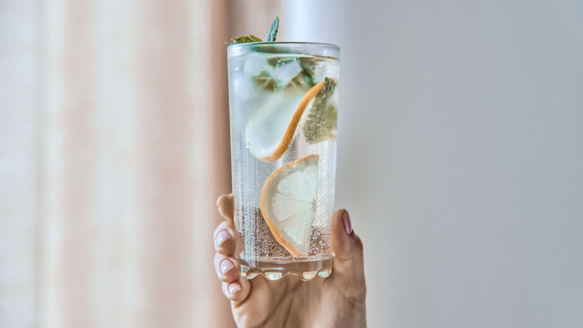 5 Zero Calorie Drinks for Intermittent Fasting to Keep You Hydrated