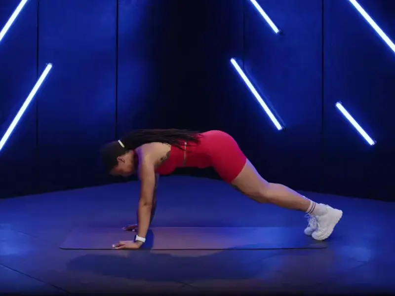 Mountain Climber Lunge . Best workouts and exercises for bad knees