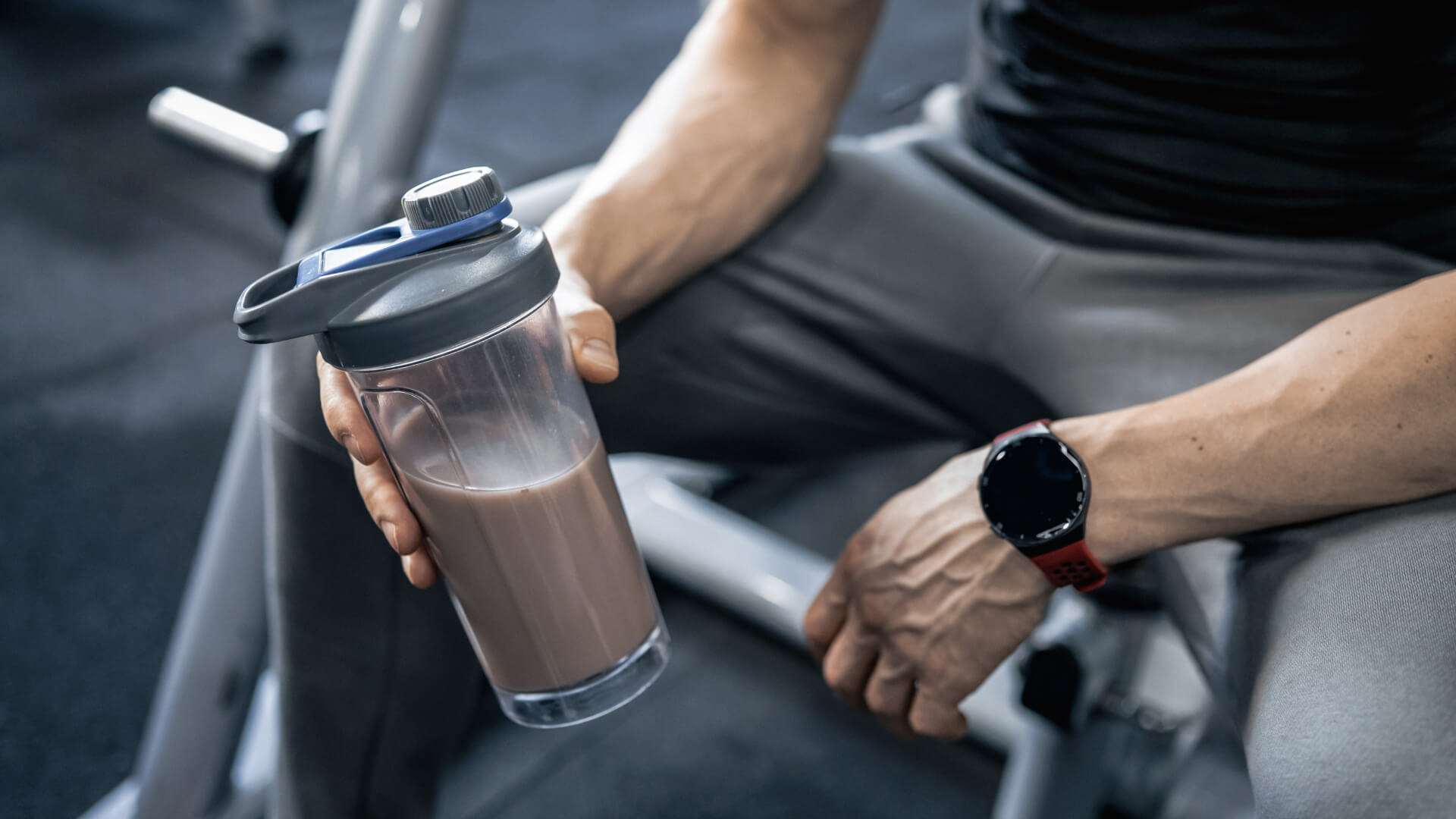 Best Time to Drink Protein Shake for Muscle Gain, Weight Loss & Better Performance