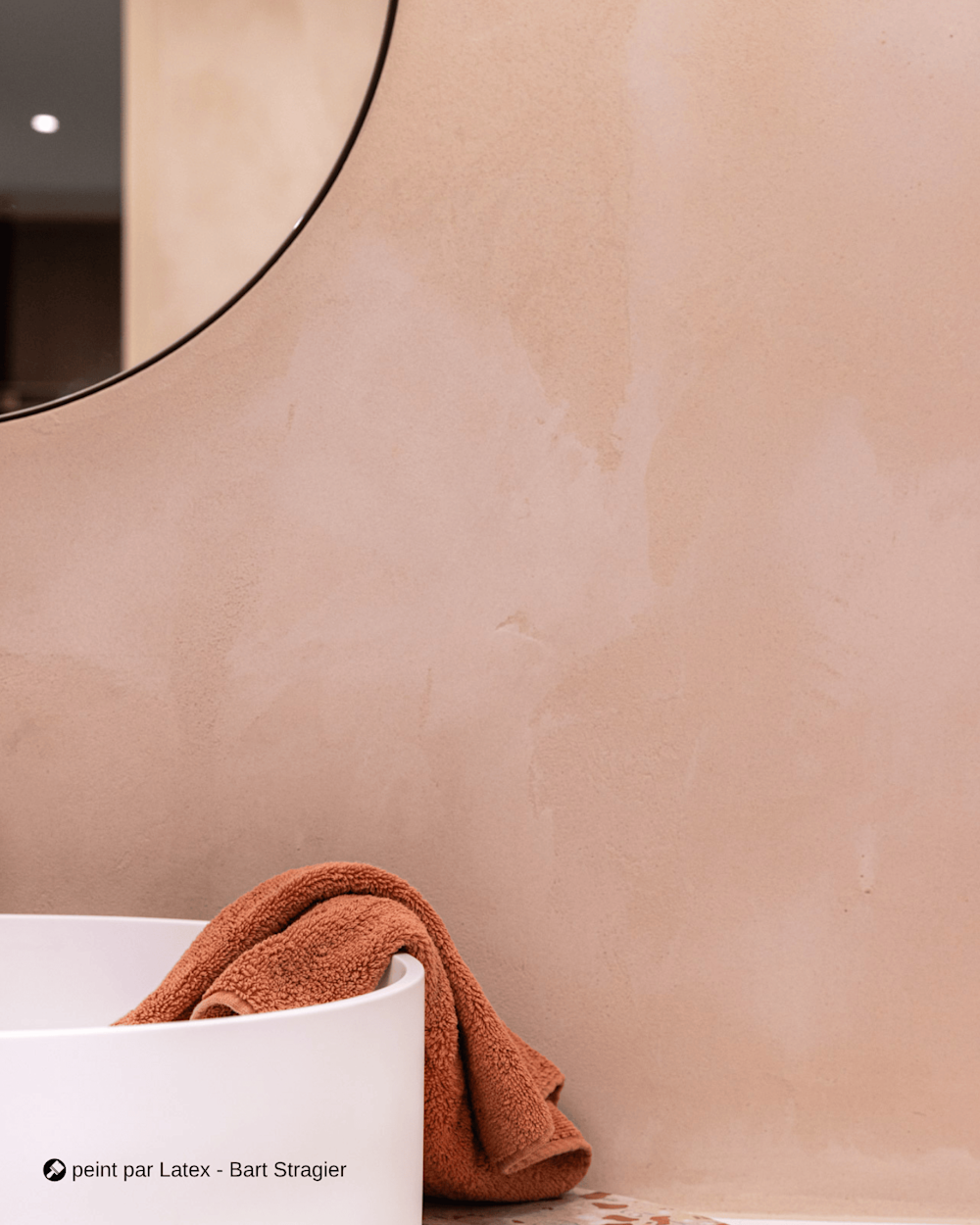 Mur de salle de bain aux tons doux
