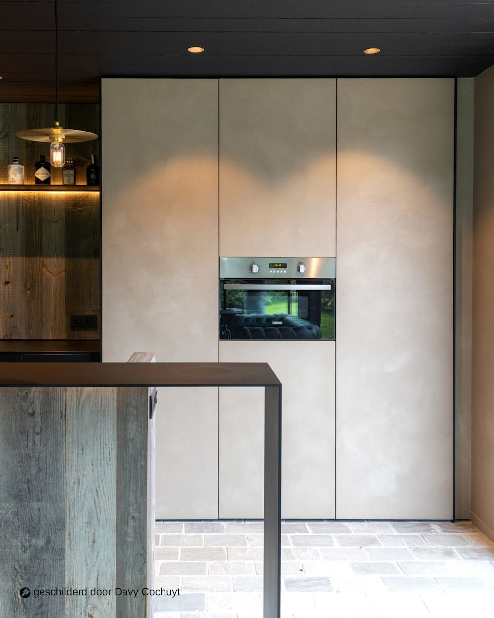 inspiratiebeeld colora – aqua sensa – keukenkasten met decoratieve afwerking – AS 04 Dry Ocean – geschilderd door Davy Cochuyt