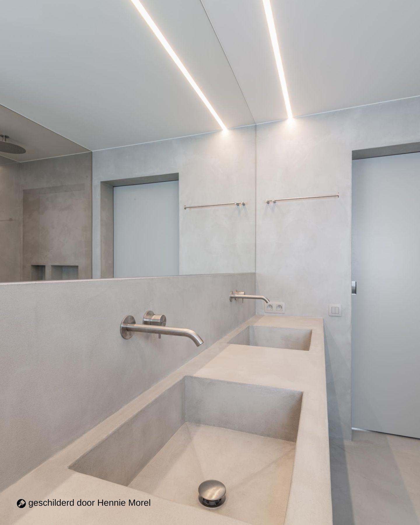 Image d'inspiration Colora – Aqua Sensa – Lavabo double, gris clair, épuré, minimaliste – AS 16 – peint par HENNIE MOREL 