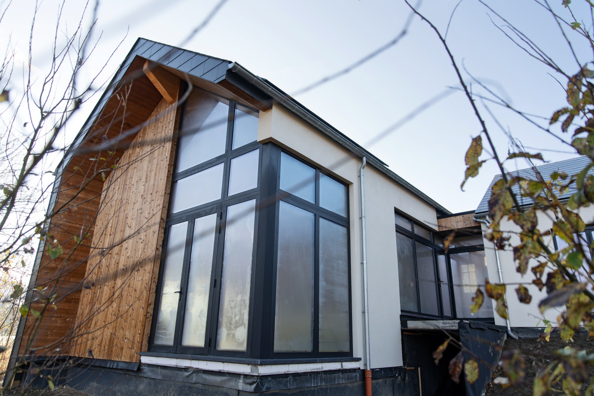 B2B - inspiratiegalerij - BOSSclima - Stone art - stuc - Oxiprom - villa - gevel - wit 7