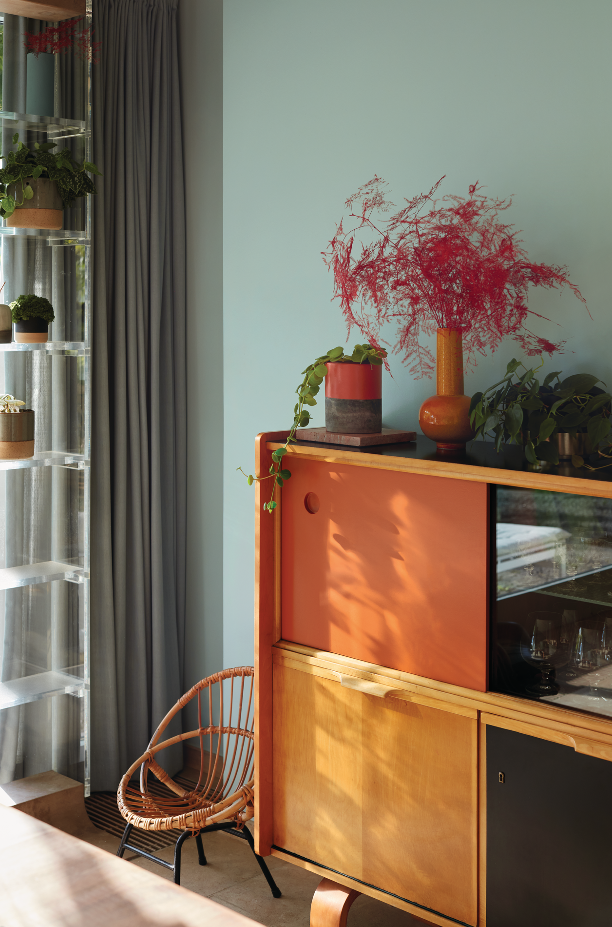 inspiratiebeeld magazine herfst 2023 mooi contrast met terracotta tinten