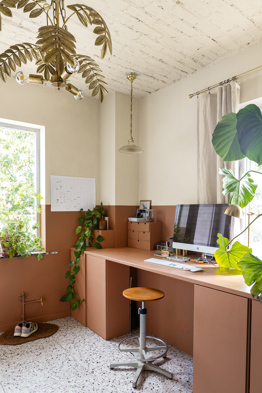 inspiratiebeeld magazine lente 2023 two-tone in het bureau