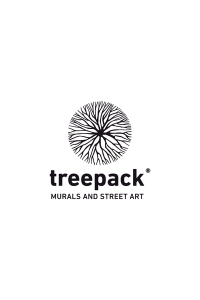 Zwart-wit logo met een cirkelvormig, boomwortelachtig patroon boven de woorden "treepack" in vet en "MURALS AND STREET ART" in kleinere hoofdletters eronder.