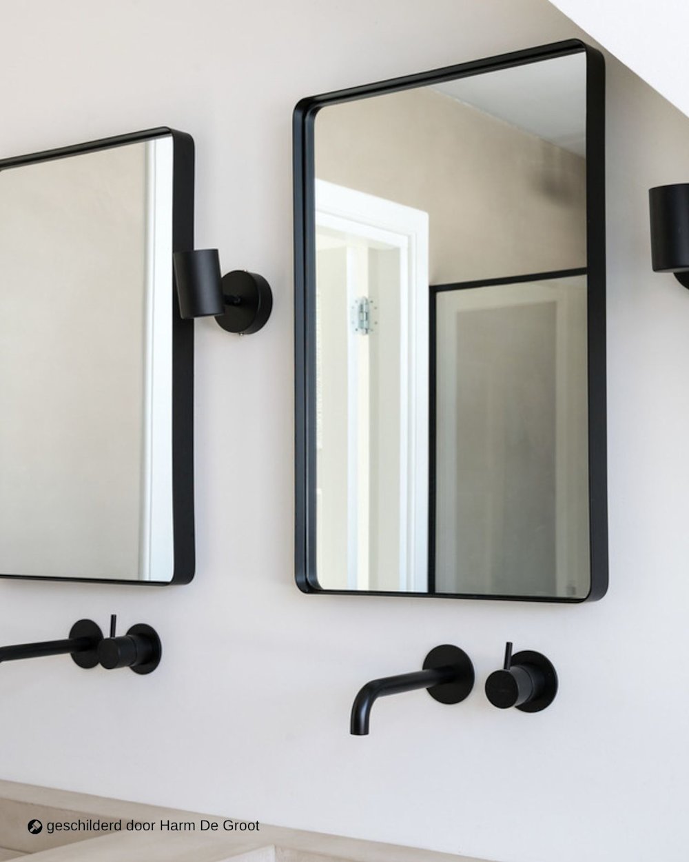 inspiratiebeeld colora – Aqua Sensa – Dubbele spiegels, zwarte details, beige muur – AS  – geschilderd door HARM DE GROOT
