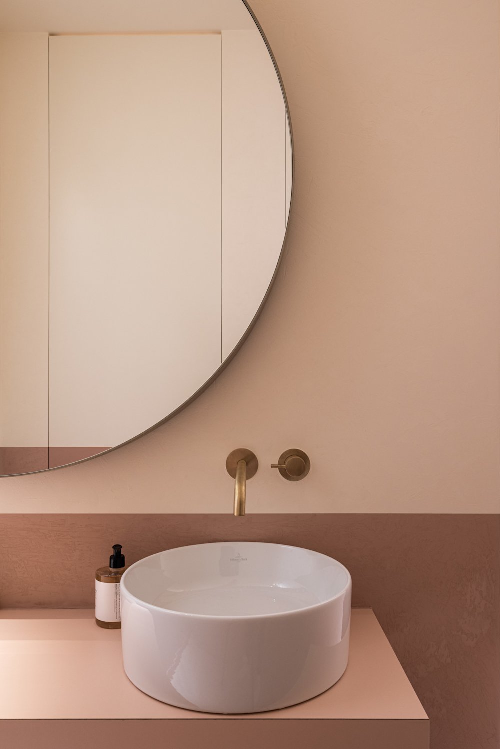 lavabo - roze-wit - deco design - inspiratie (1)