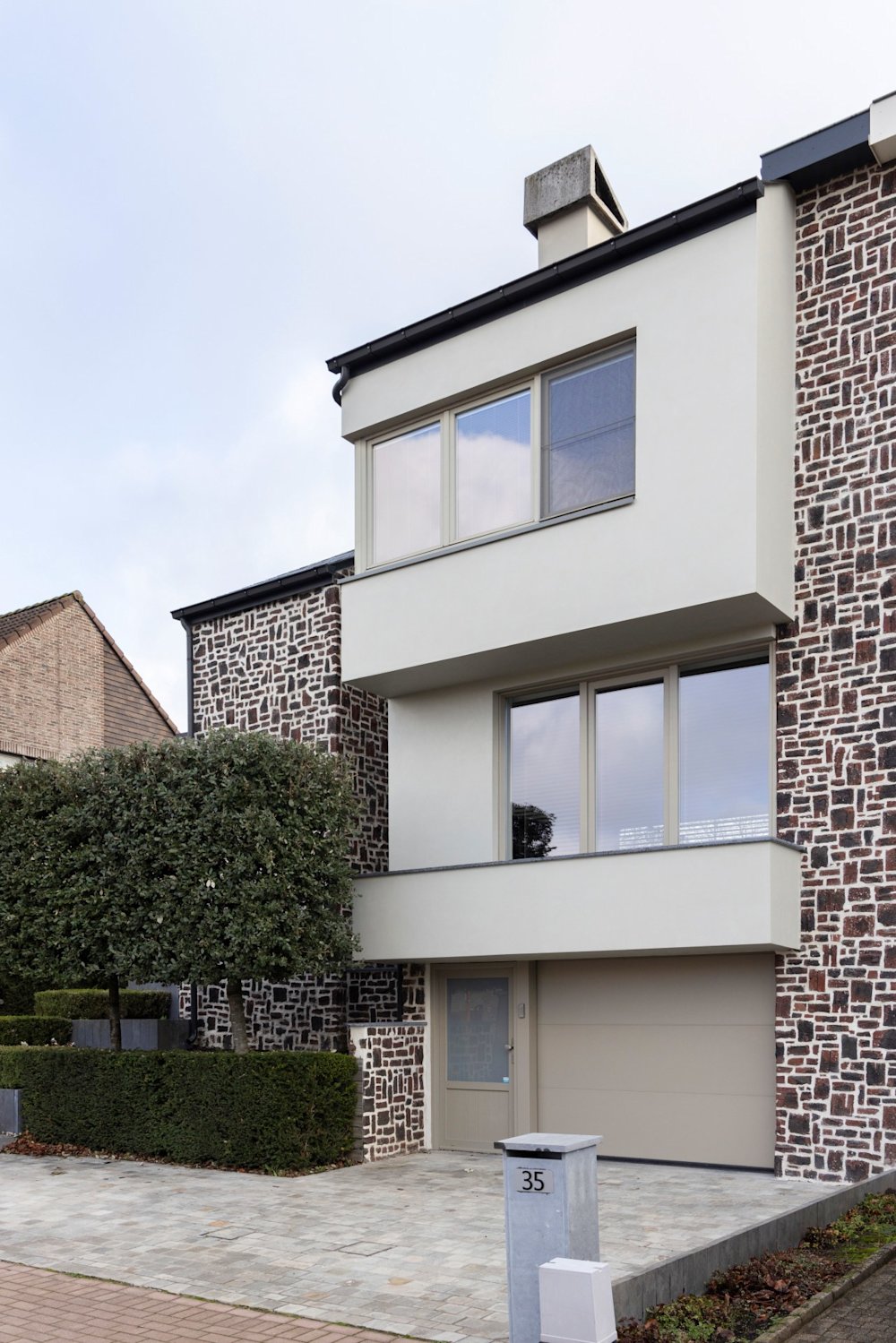 B2B - inspiratiegalerij - BOSSclima - stone art - color - Diego Vandenbogaerde - huis - gevel