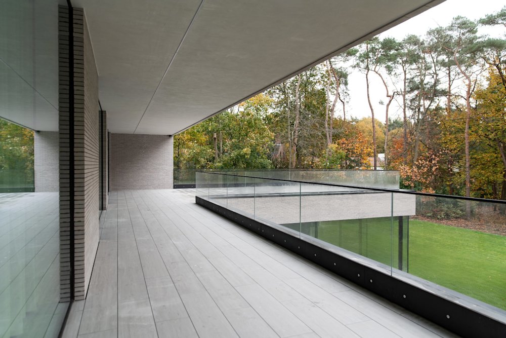 B2B - inspiratiegalerij - BOSSclima - Stone art - color - Taqi - terras - plafond - wit 2