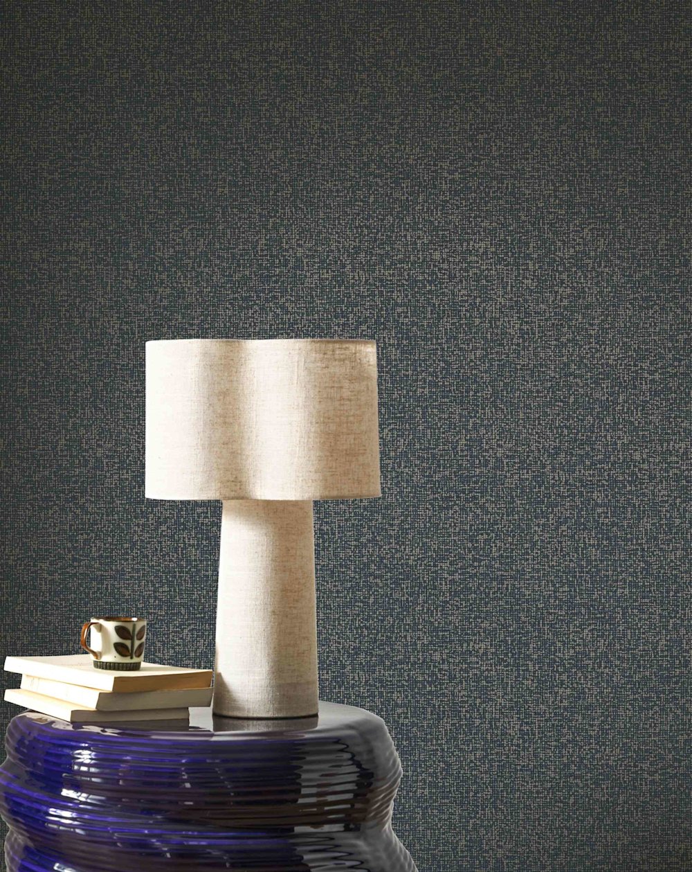 papier peint - salon - Casadeco - Solaris  -  SOLA201906844 -  noir - Texture et sérénité en bleu foncé