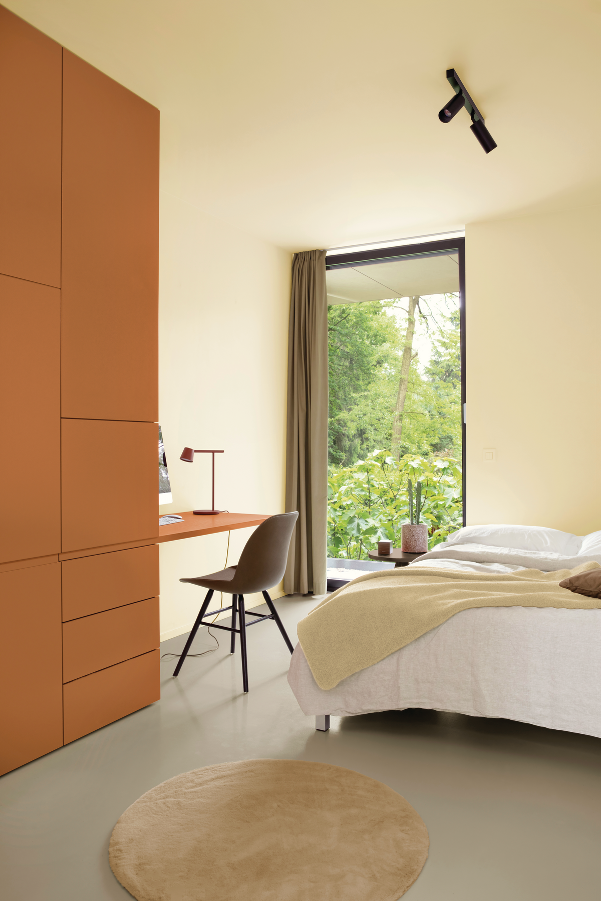 slaapkamer1GWashx-5998dea9c8cf3aColora-slaapkamer in een beige kleur en kleerkast in het oranjeff1e3b6181f2960538