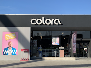 Gevel van de colora winkel in Aalst