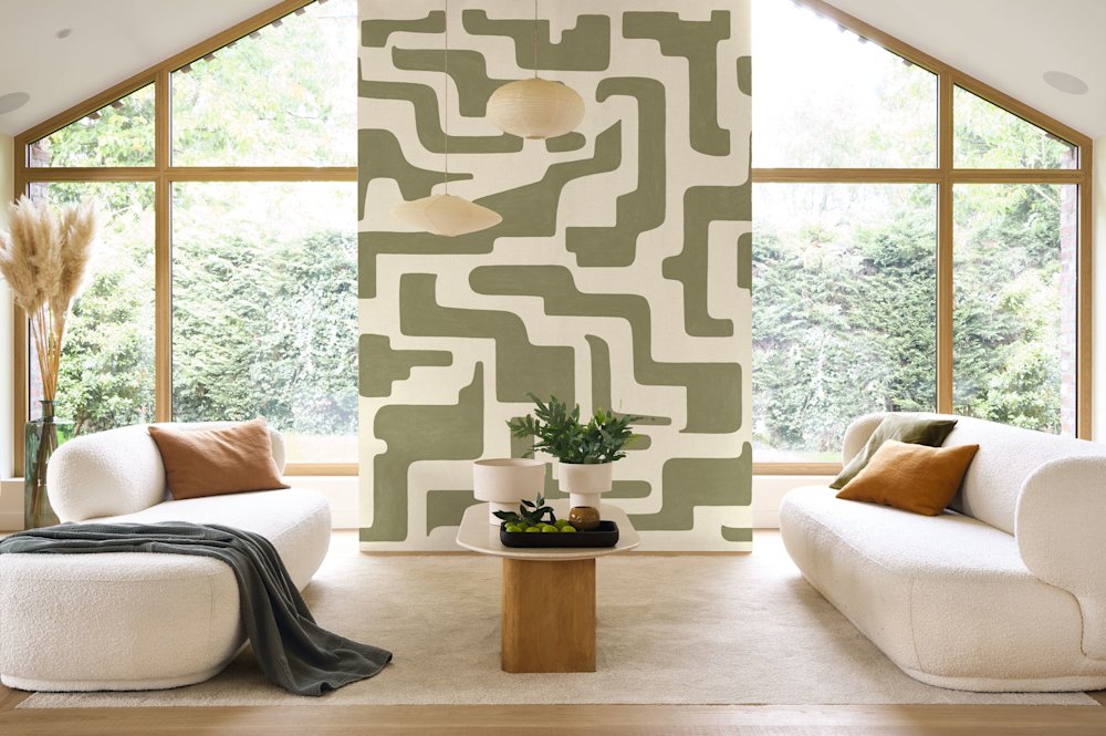 behang - woonkamer - Casadeco - Rituels - 202151205 -  wit - groen - panoramisch grafisch behang  moderne woonkamer  design sofa’s  grote ramen