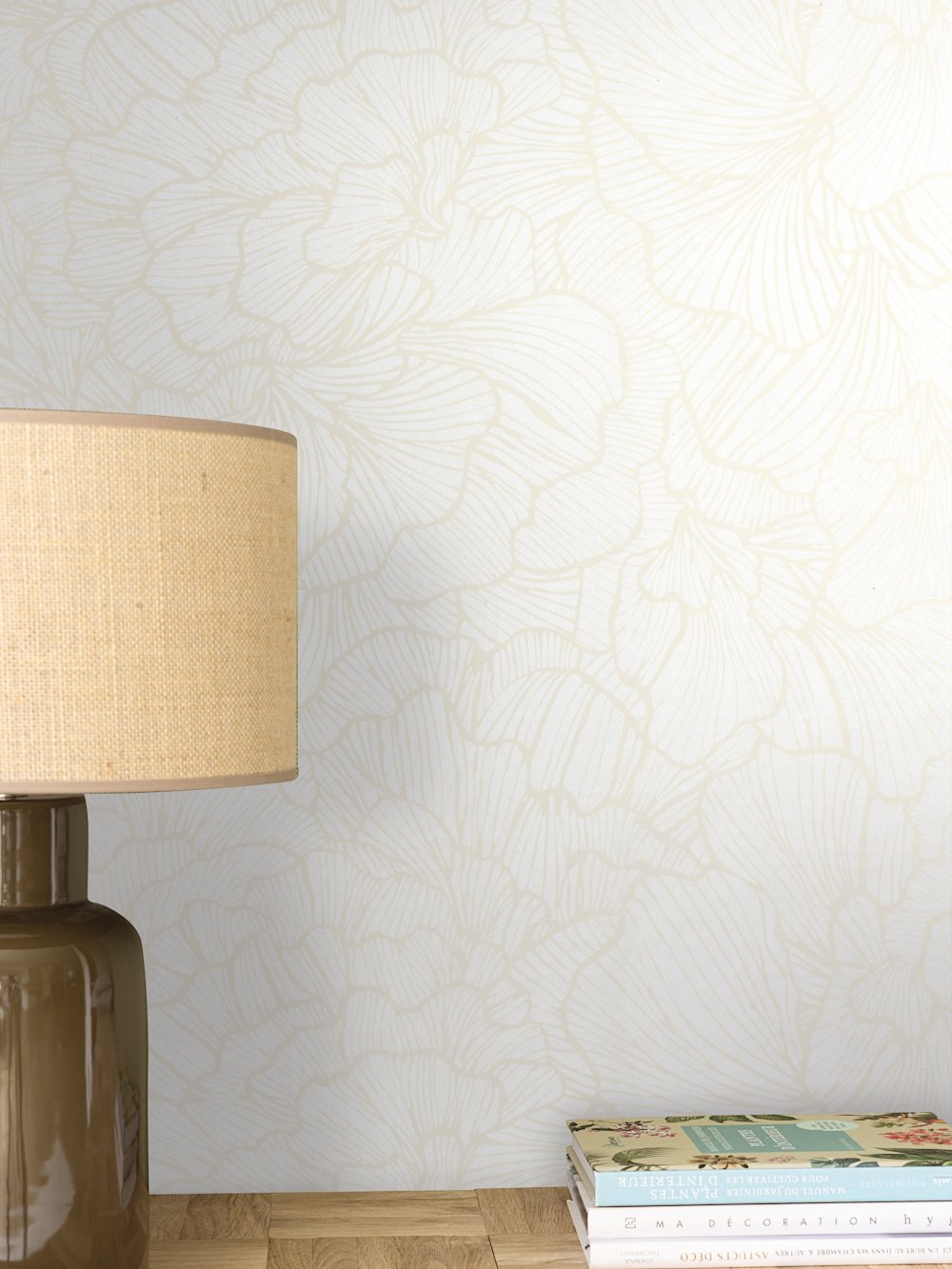 behang - woonkamer - Casalio - Moonlight 3 - 107089957  - geel - wit  - Subtiel bloemmotief, zacht reliëf